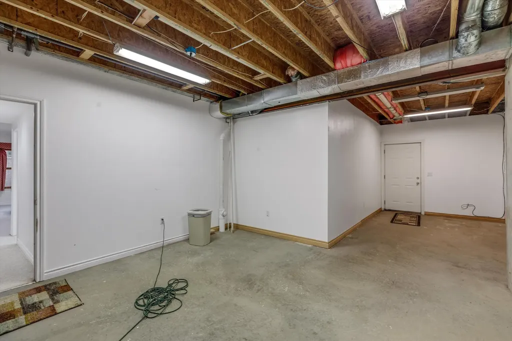 525 Judd Road York Charter Township MI 48176