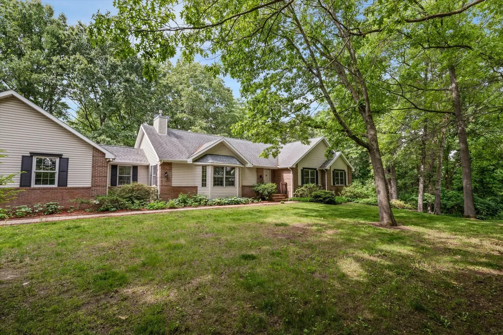 525 Judd Road York Charter Township MI 48176