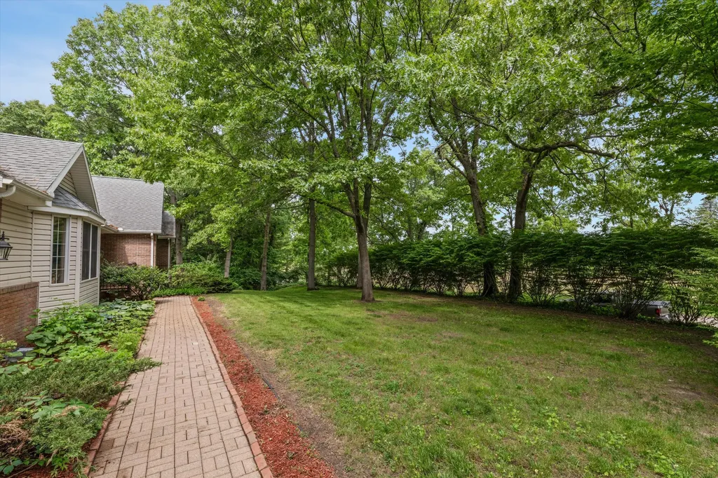 525 Judd Road York Charter Township MI 48176