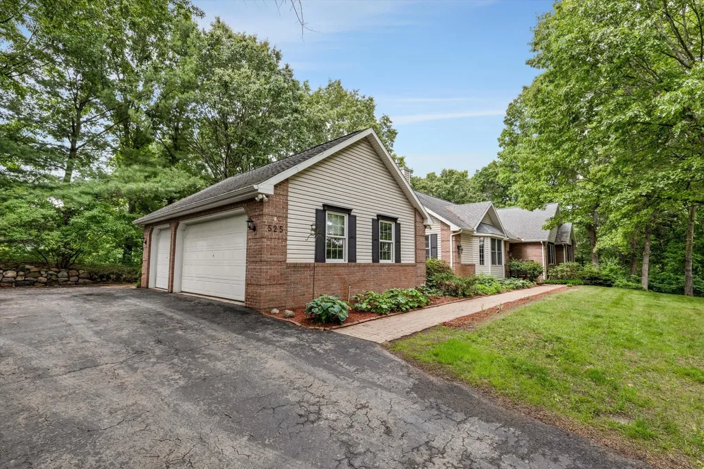 525 Judd Road York Charter Township MI 48176