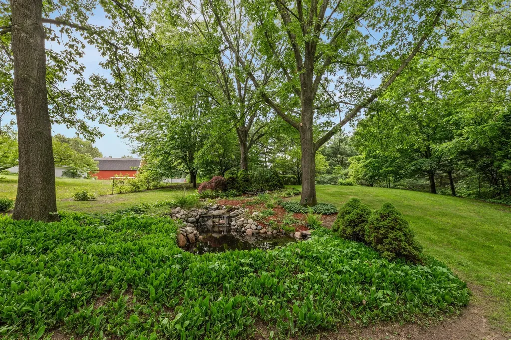 525 Judd Road York Charter Township MI 48176