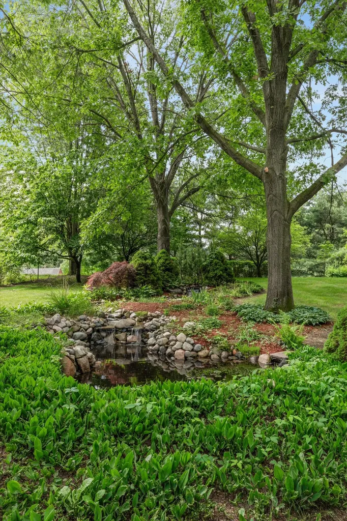 525 Judd Road York Charter Township MI 48176