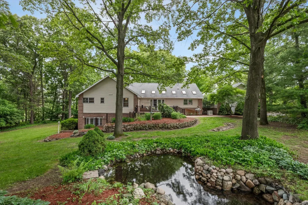 525 Judd Road York Charter Township MI 48176