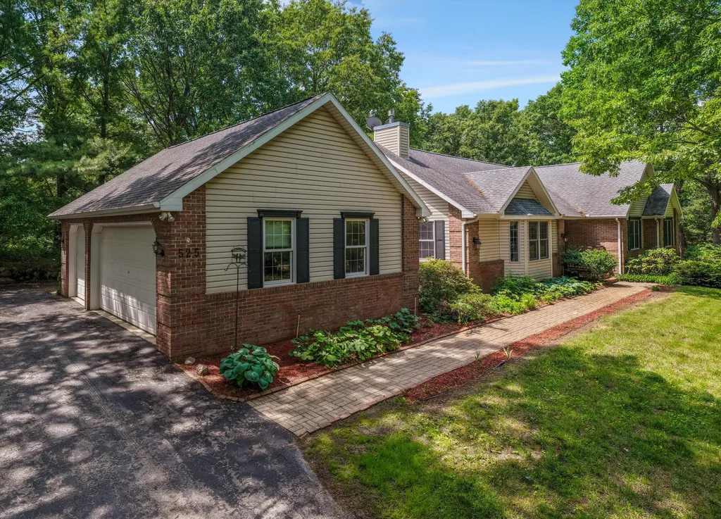 525 Judd Road York Charter Township MI 48176
