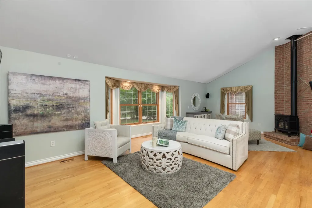 525 Judd Road York Charter Township MI 48176
