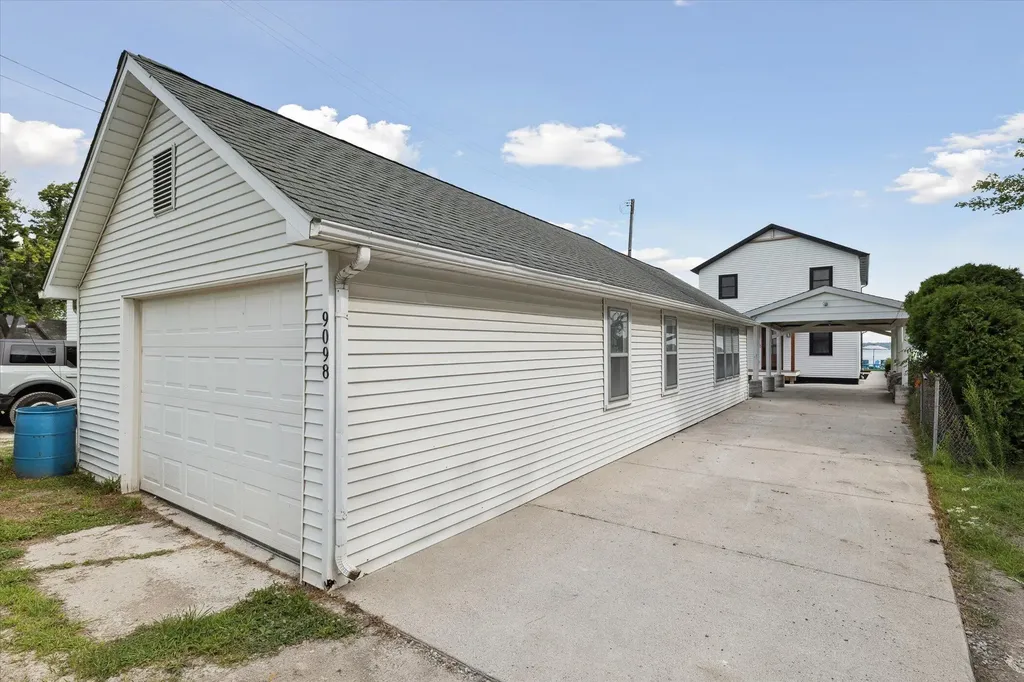 9098 Dexter-pinckney Road Dexter Township MI 48169
