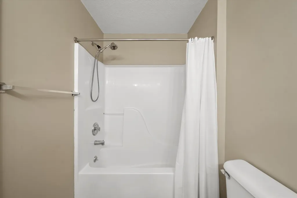 1755 Weatherstone Drive Pittsfield Charter Township MI 48108