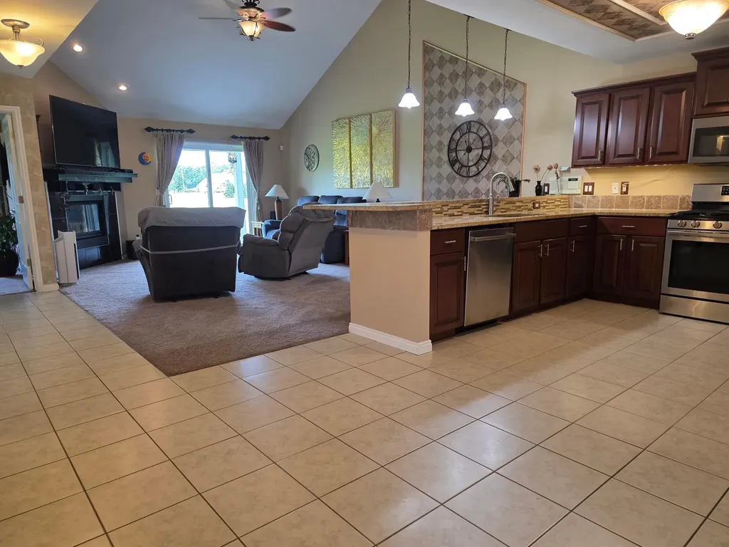 31637 Beaver Circle Unknown City MI 48164