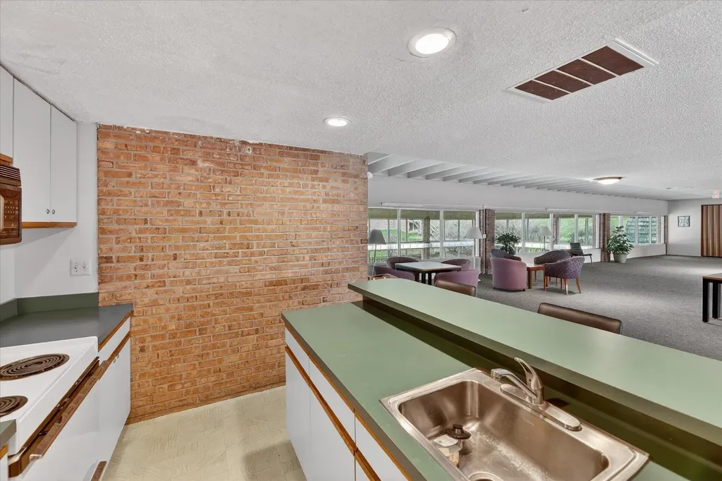 2140 Pauline Boulevard Ann Arbor City MI 48103
