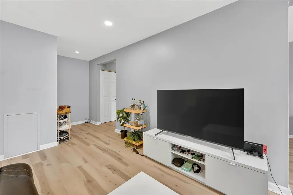 2140 Pauline Boulevard Ann Arbor City MI 48103