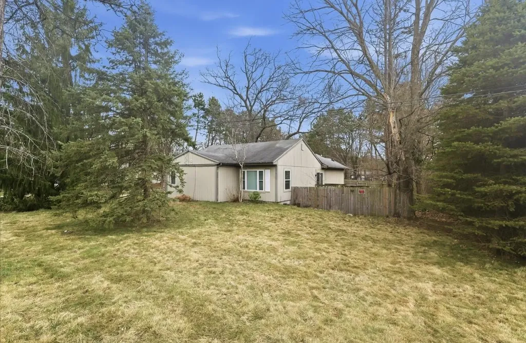 6235 S 12th Street Portage City MI 49024