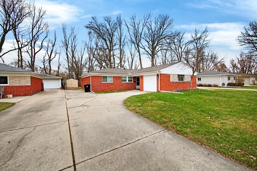 23245 Tuck Road Farmington Hills City MI 48336