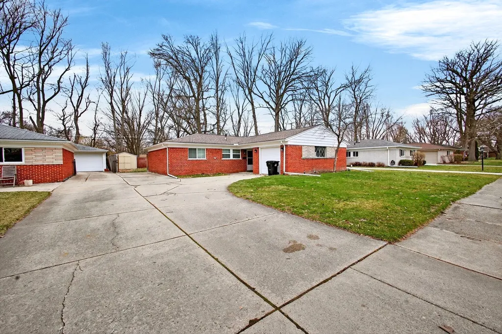 23245 Tuck Road Farmington Hills City MI 48336