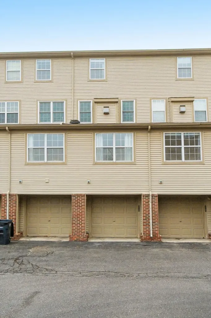 2738 Barclay Way Ann Arbor City MI 48105