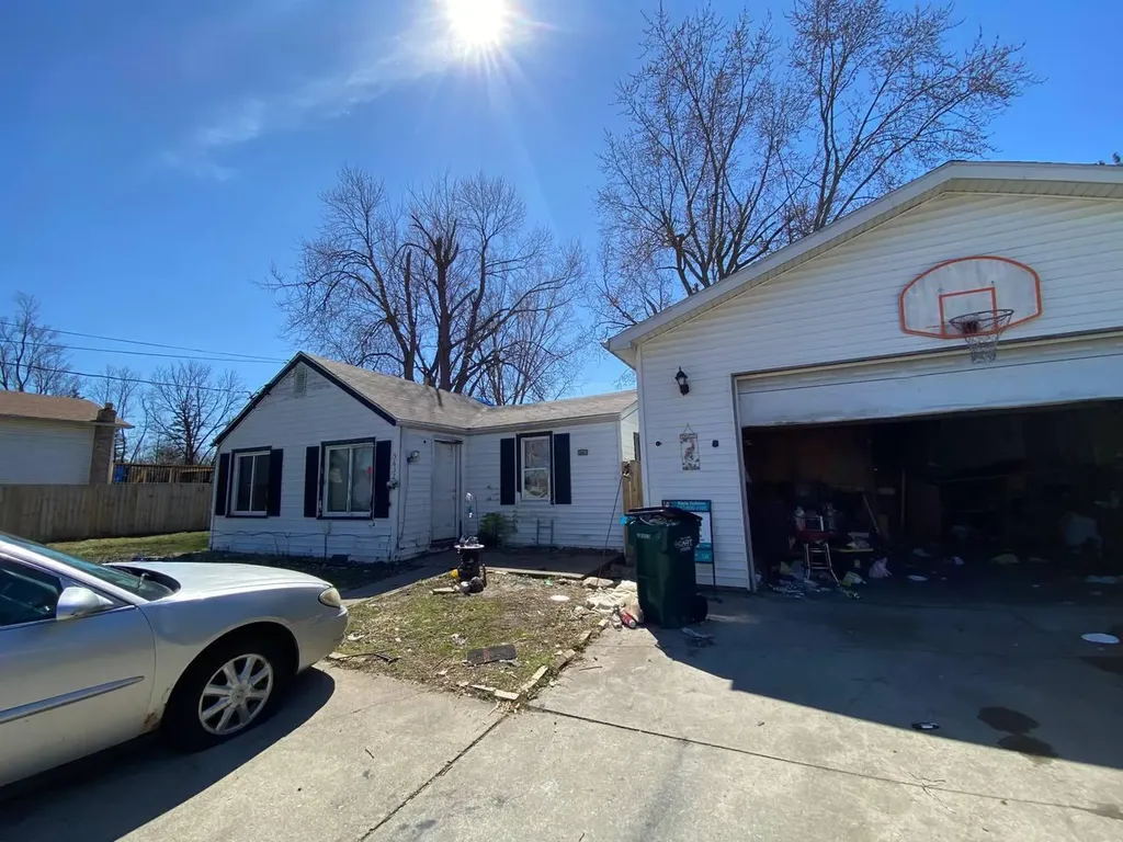 5632 Hughes Road Lansing City MI 48911
