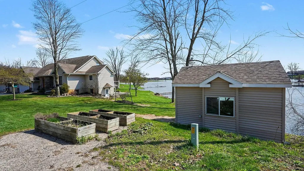 14705 Woodbridge Road Amboy Township MI 49232