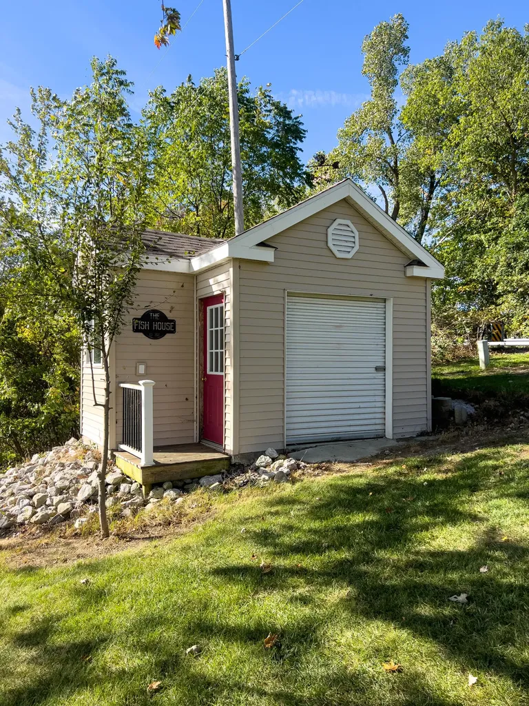 14705 Woodbridge Road Amboy Township MI 49232