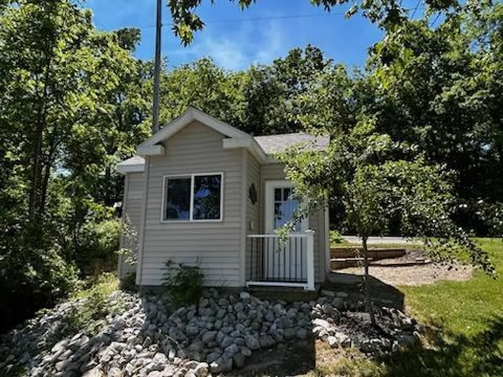 14705 Woodbridge Road Amboy Township MI 49232