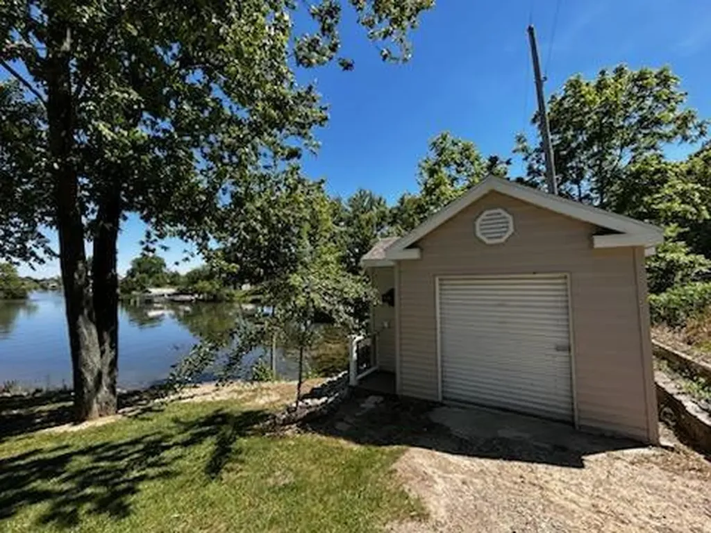 14705 Woodbridge Road Amboy Township MI 49232