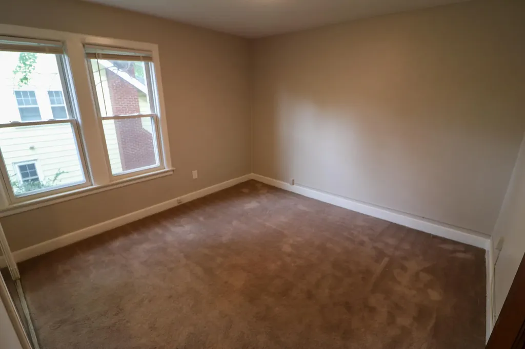 907 E Fifth Street Royal Oak City MI 48067