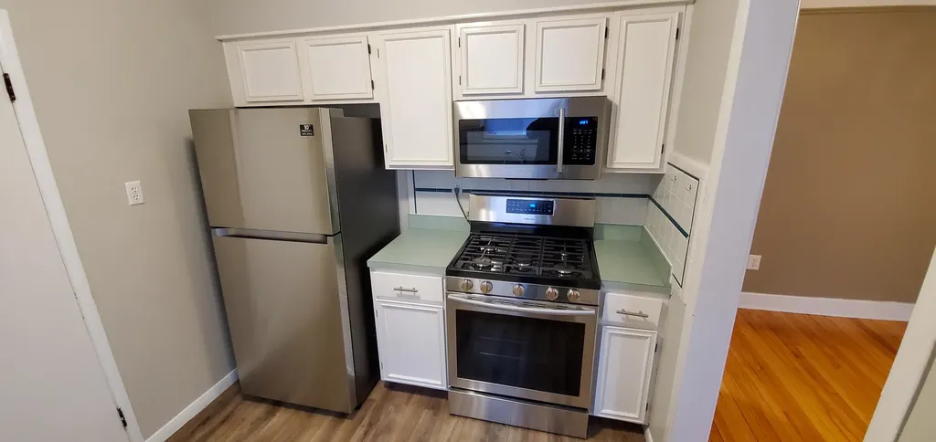 907 E Fifth Street Royal Oak City MI 48067