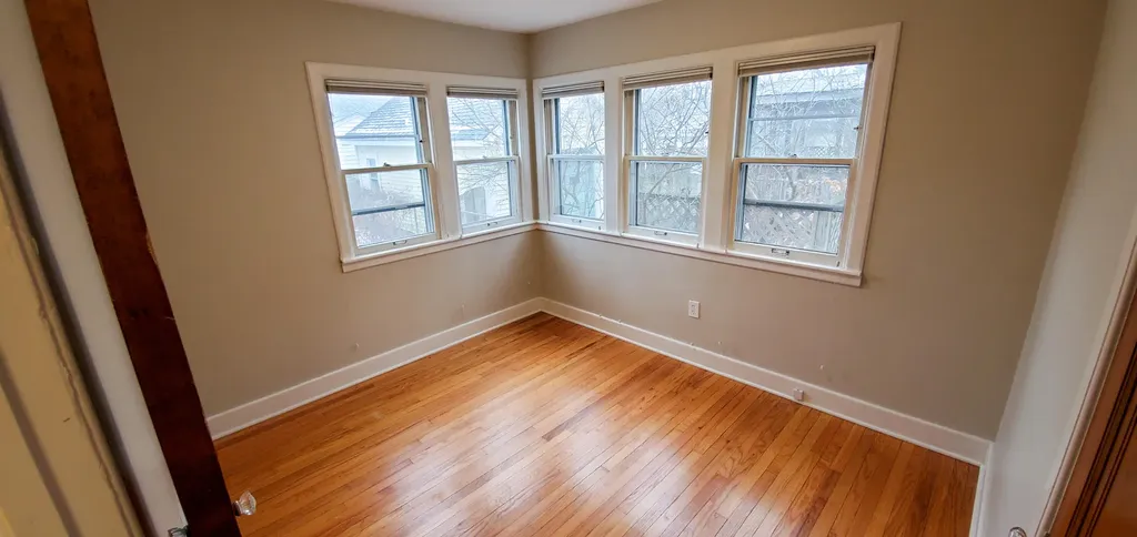 907 E Fifth Street Royal Oak City MI 48067