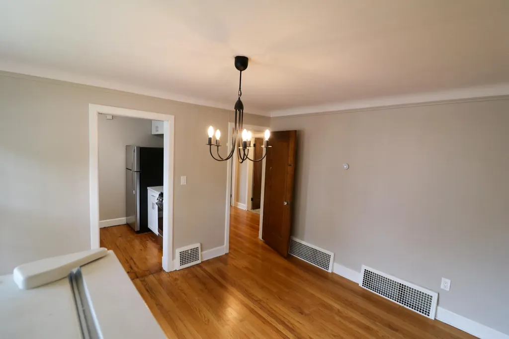 907 E Fifth Street Royal Oak City MI 48067