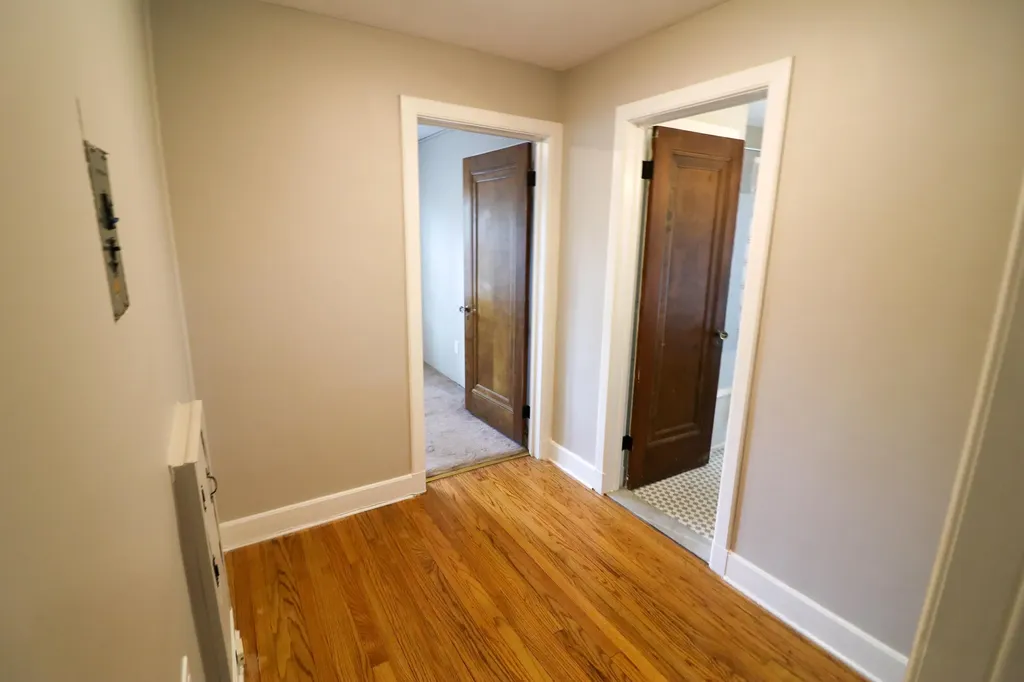 907 E Fifth Street Royal Oak City MI 48067