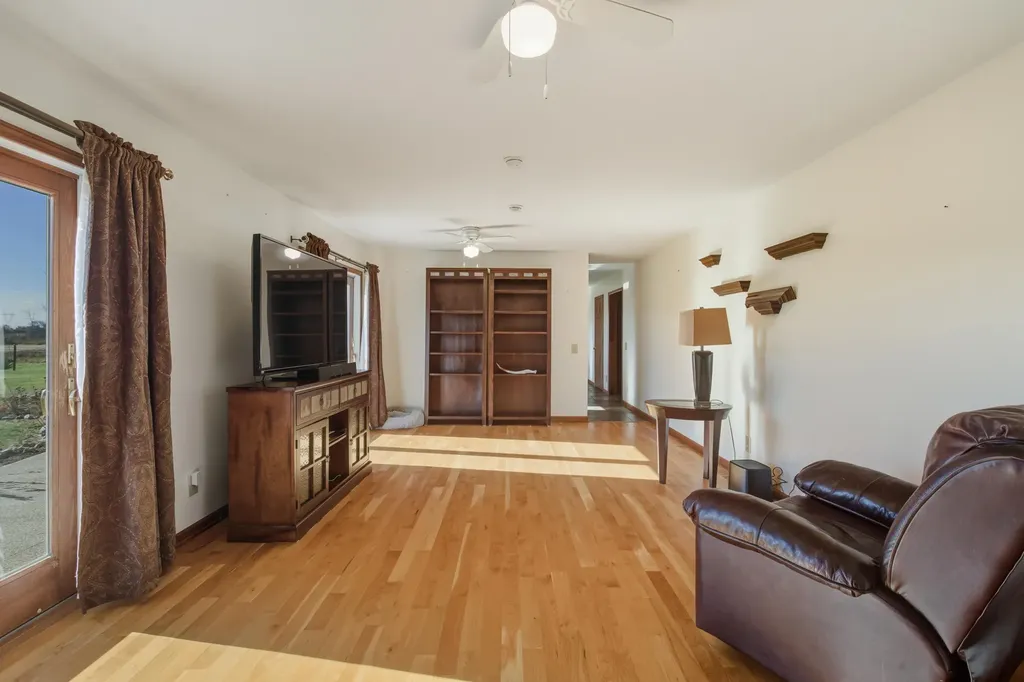 9227 Yager Road Columbus Township MI 48063