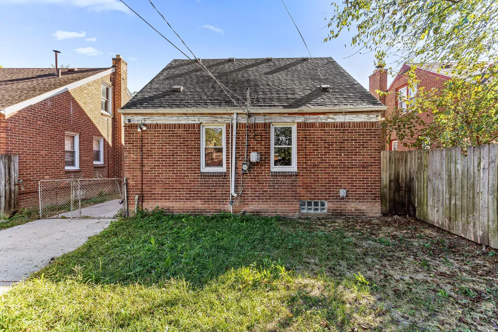 19711 Mansfield Street Detroit City MI 48235