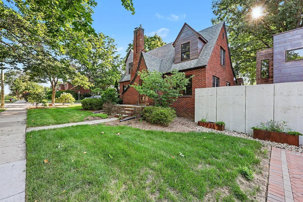 901 5th Street Ann Arbor City MI 48103