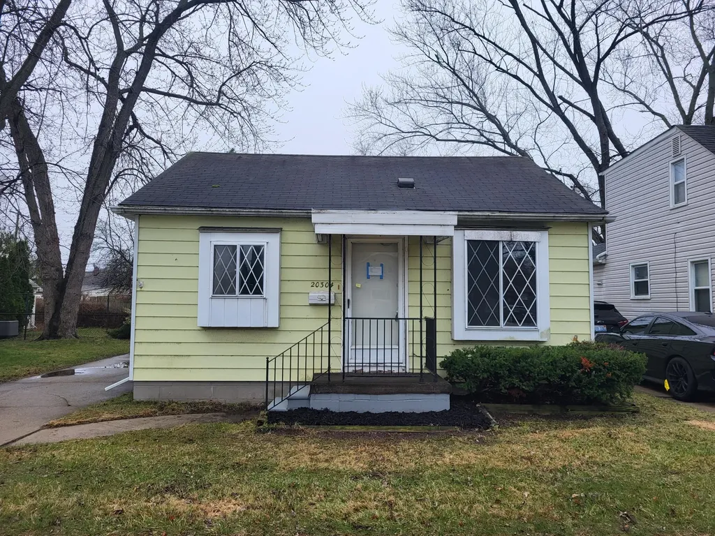 20304 E Eight Mile Road Harper Woods City MI 48225