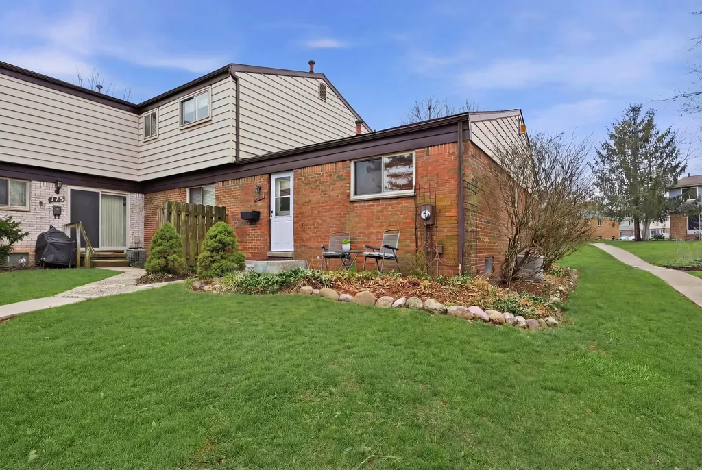119 Sheffield Saline City MI 48176