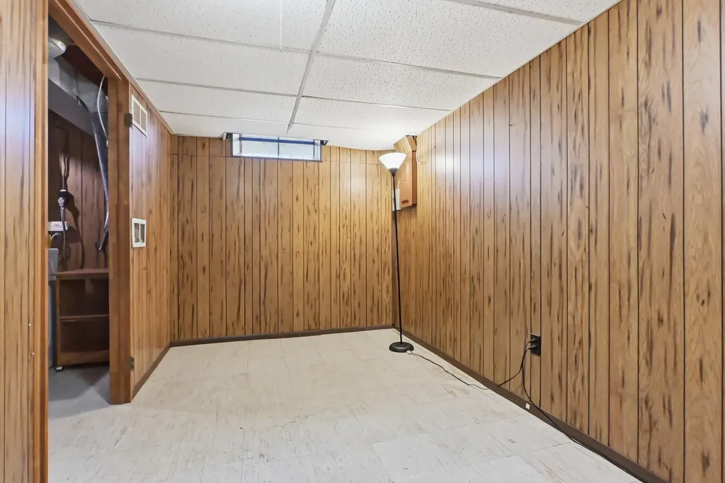 119 Sheffield Saline City MI 48176