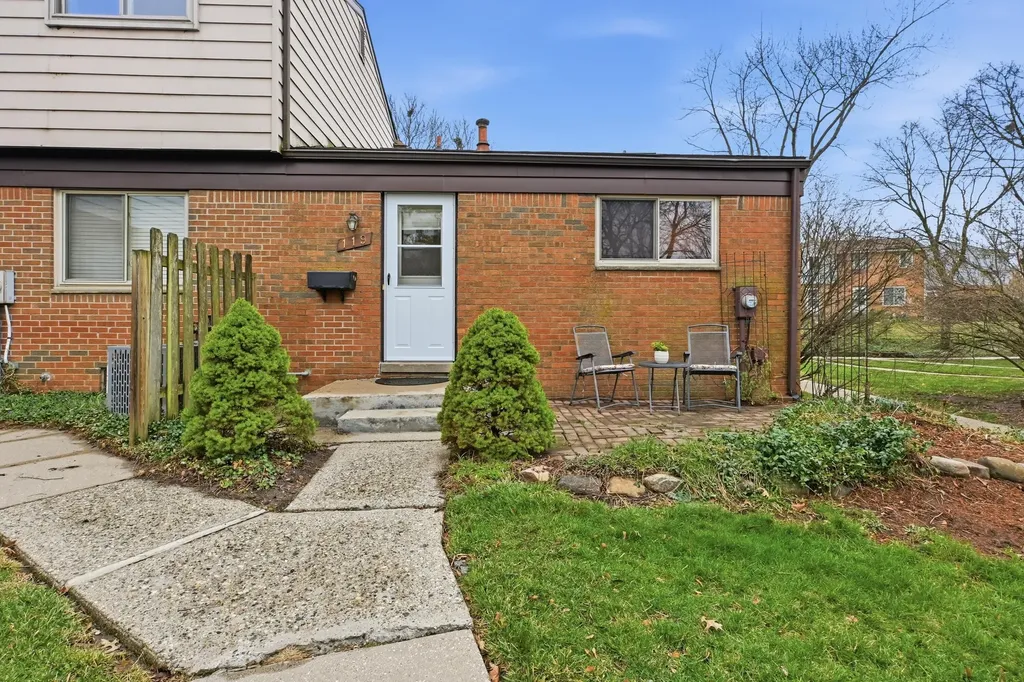 119 Sheffield Saline City MI 48176