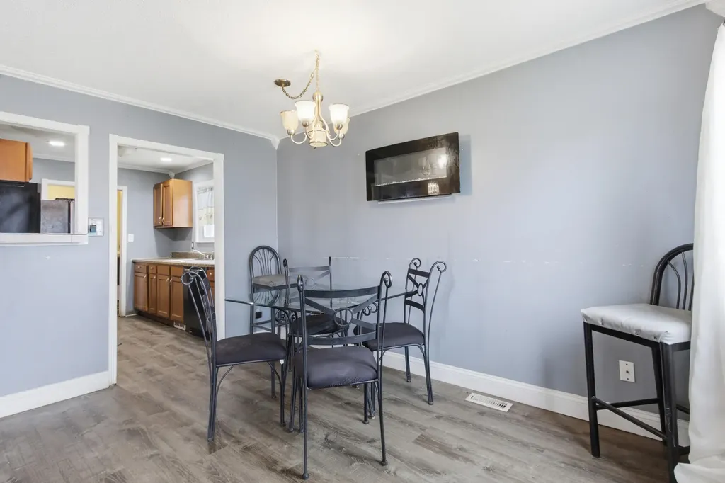 170 Beyne Street Mt. Clemens City MI 48043