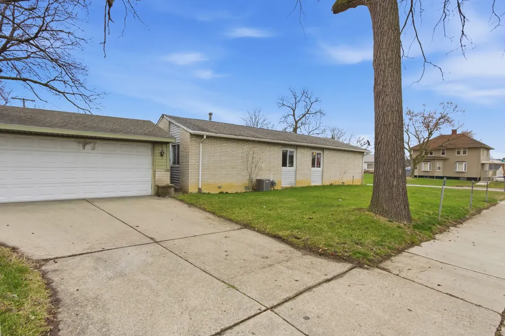 170 Beyne Street Mt. Clemens City MI 48043