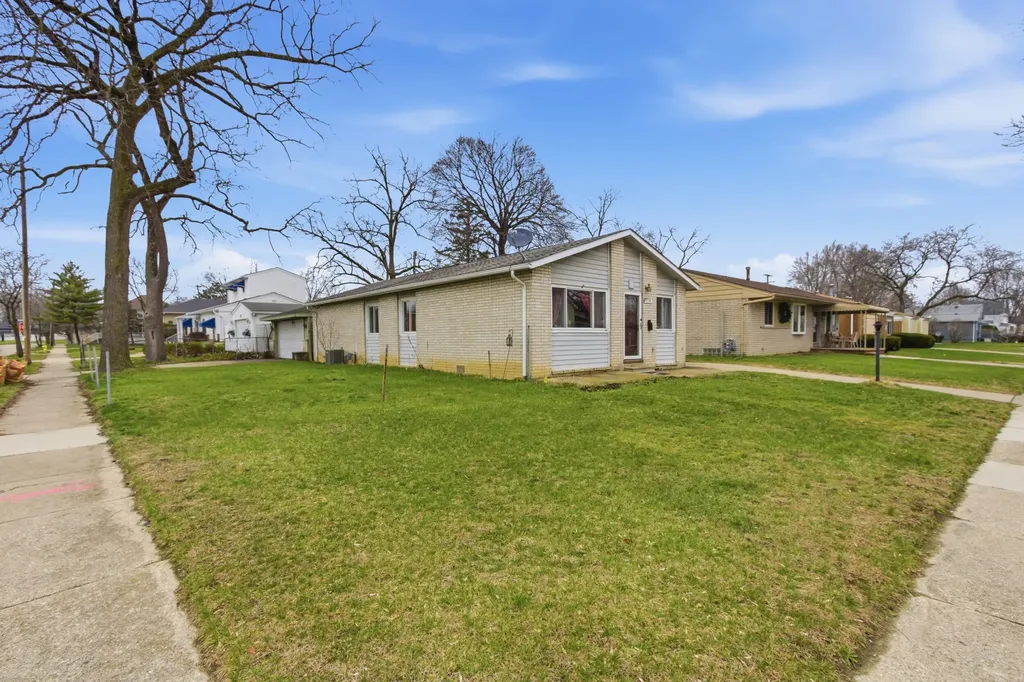 170 Beyne Street Mt. Clemens City MI 48043