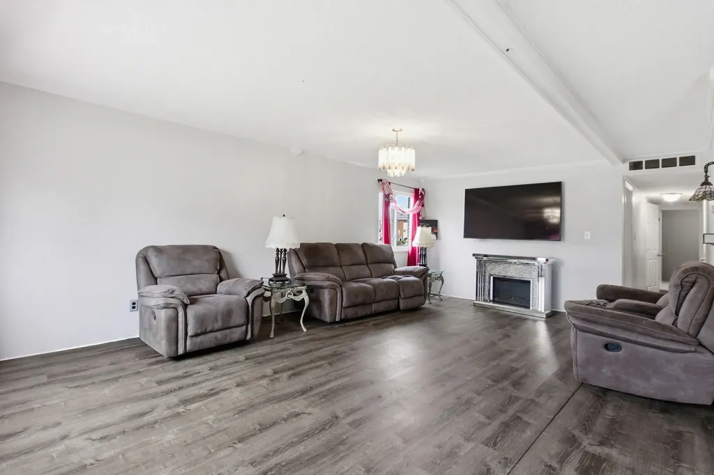 170 Beyne Street Mt. Clemens City MI 48043