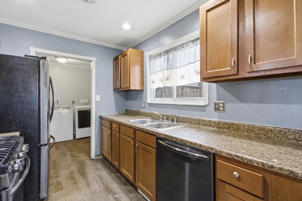 170 Beyne Street Mt. Clemens City MI 48043
