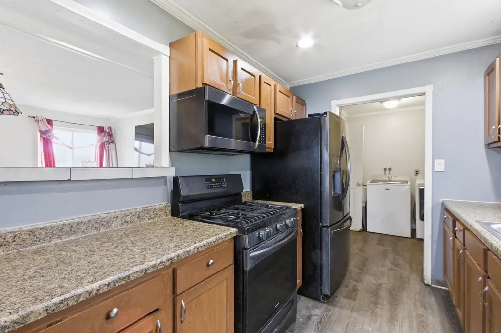 170 Beyne Street Mt. Clemens City MI 48043