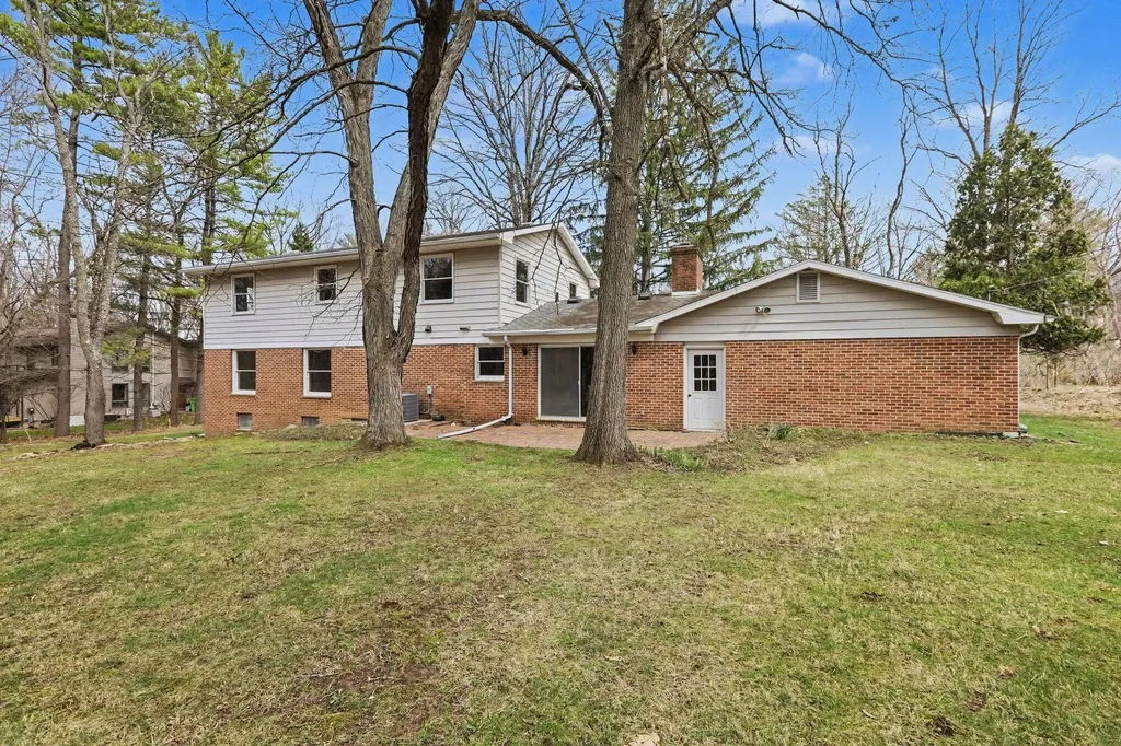 2889 Parkridge Drive Scio Township MI 48103