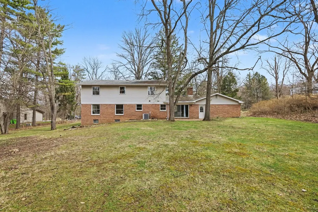 2889 Parkridge Drive Scio Township MI 48103