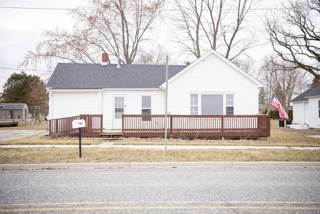 545 N Midland Street Merrill Village MI 48637