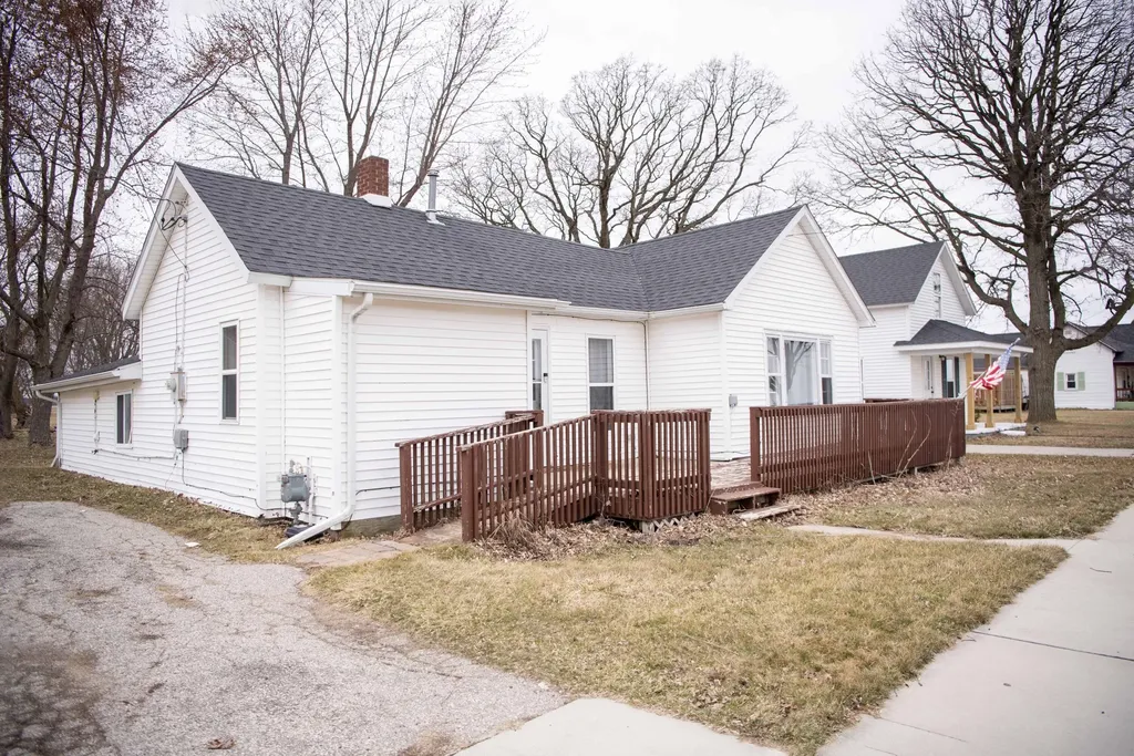 545 N Midland Street Merrill Village MI 48637