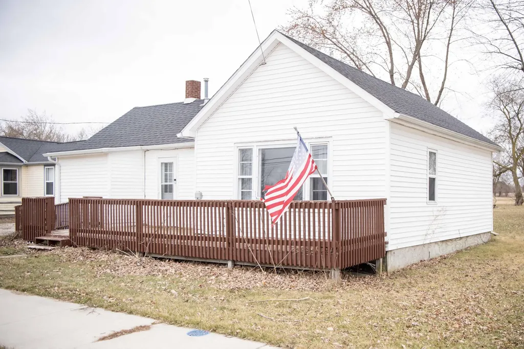 545 N Midland Street Merrill Village MI 48637