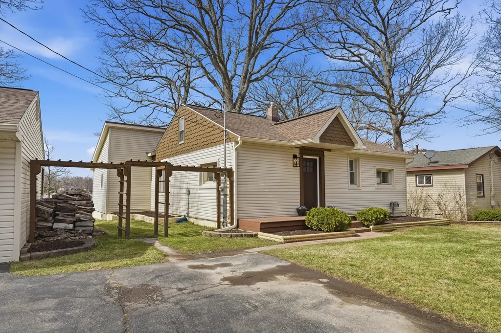 1700 S Hughes Road Genoa Township MI 48114