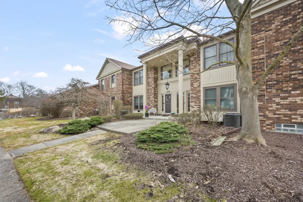 4376 Knightsbridge Lane West Bloomfield Charter Township MI 48323