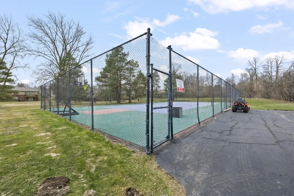 4376 Knightsbridge Lane West Bloomfield Charter Township MI 48323