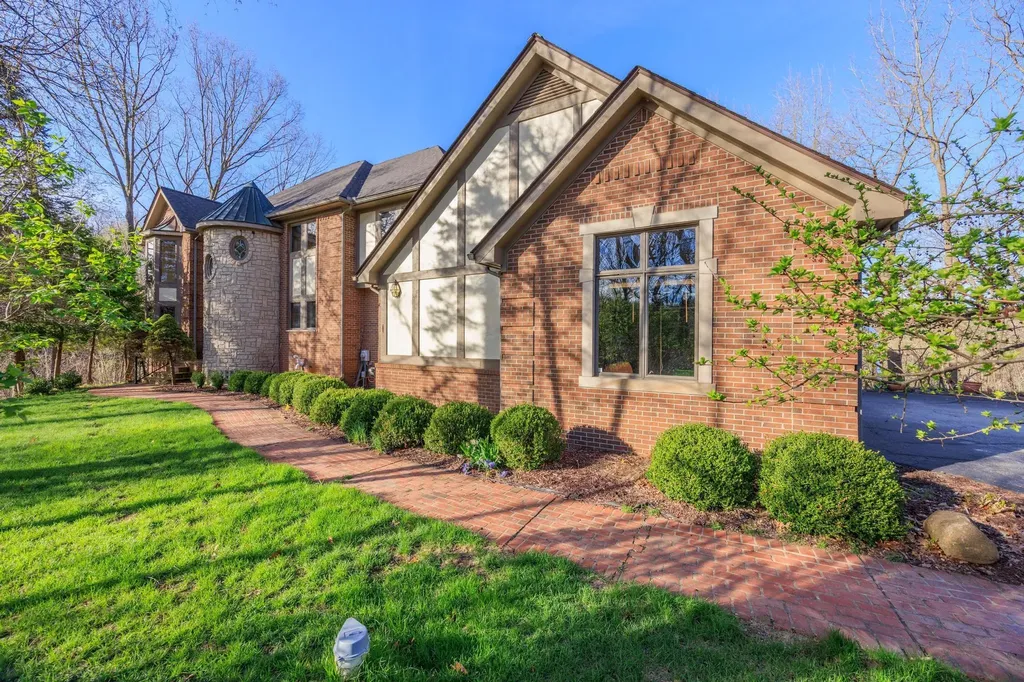 1260 Silverbell Road Oakland Charter Township MI 48306